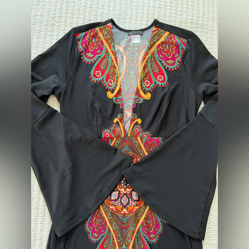 VENUS Paisley Flare-Sleeve Dress